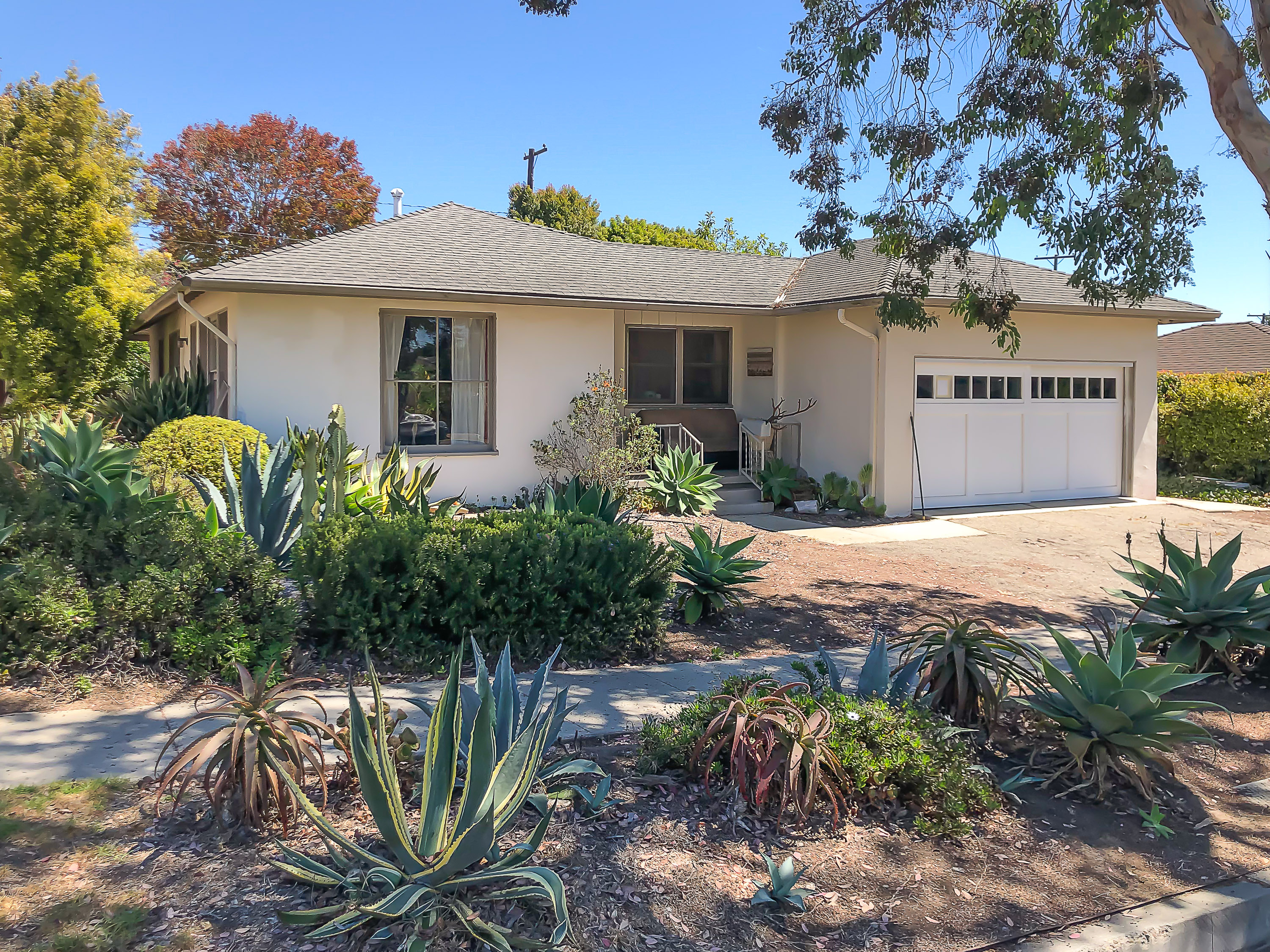 242 San Rafael Avenue, Santa Barbara, California 93109, 3 Bedrooms Bedrooms, ,1 BathroomBathrooms,Home,SOLD,San Rafael,1029