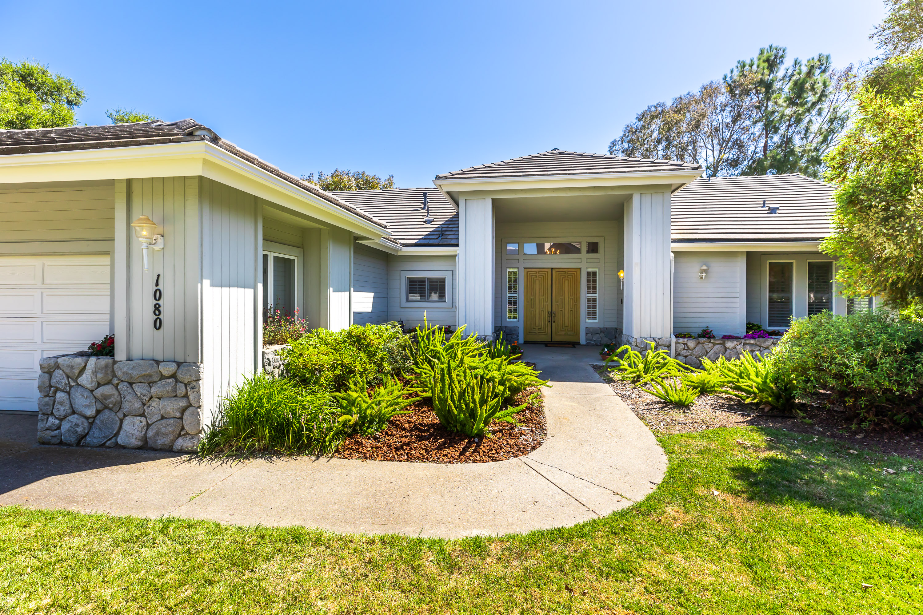 1080 Diamond Crest, Santa Barbara, California 93110, 3 Bedrooms Bedrooms, ,2 BathroomsBathrooms,Home,For Sale,Diamond Crest,1030